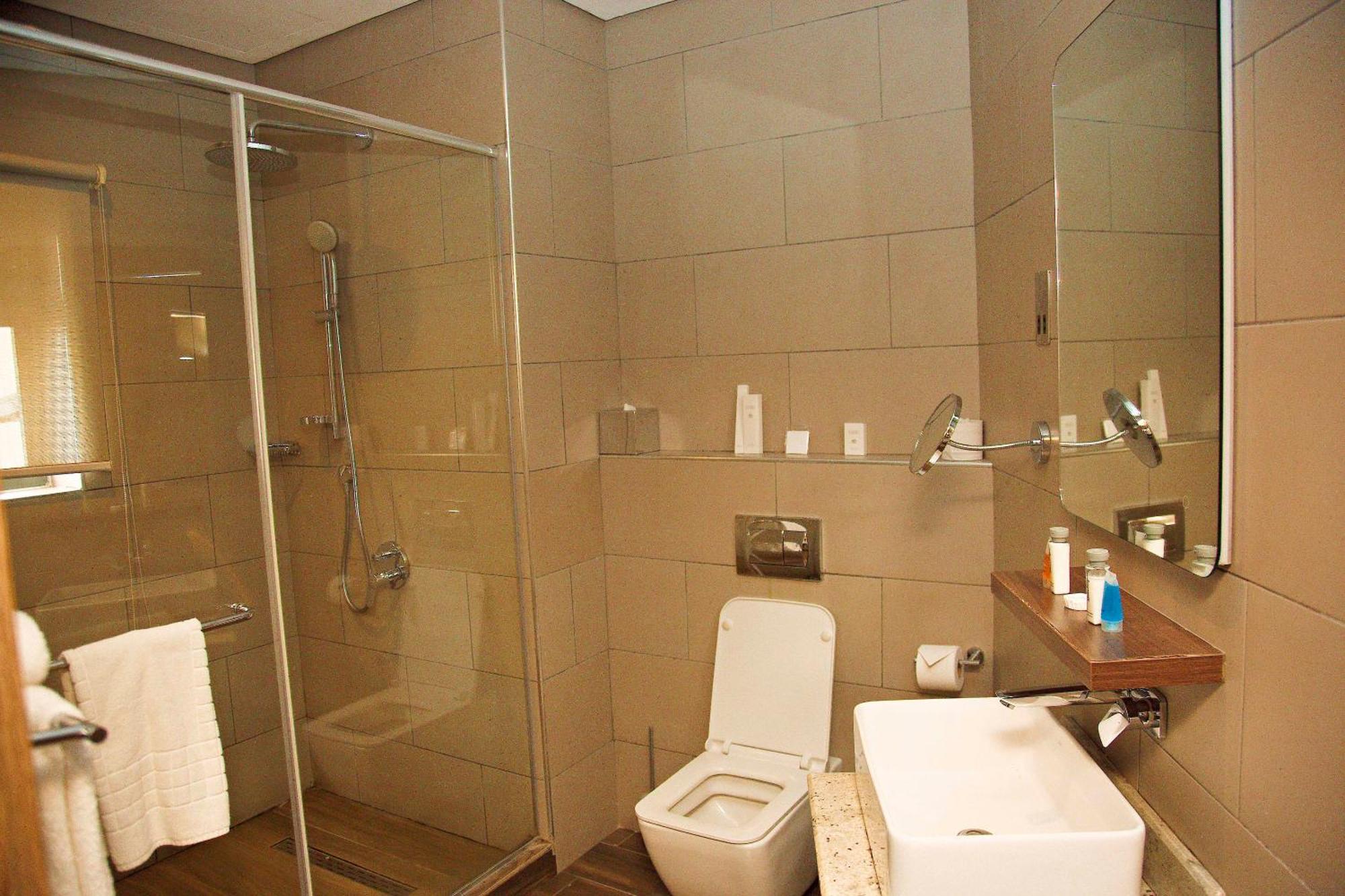 The White Orchid Hotel Lagos Esterno foto